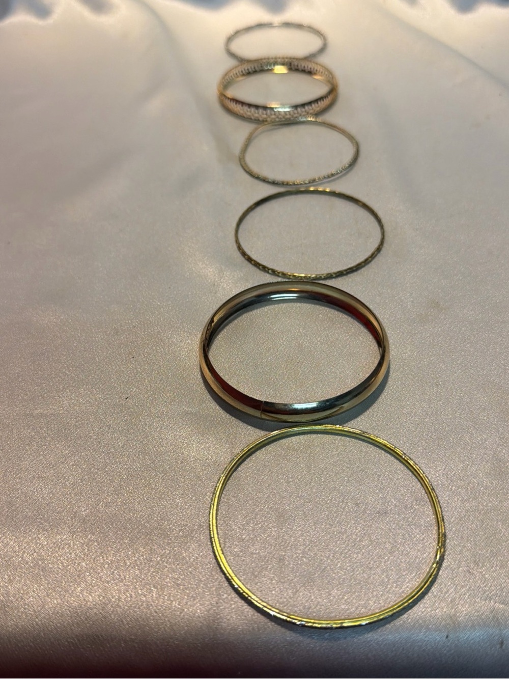 Source Unknown Gold and Silver Mixed Metal Bangle Bracelet Set - Picture 3 of 6